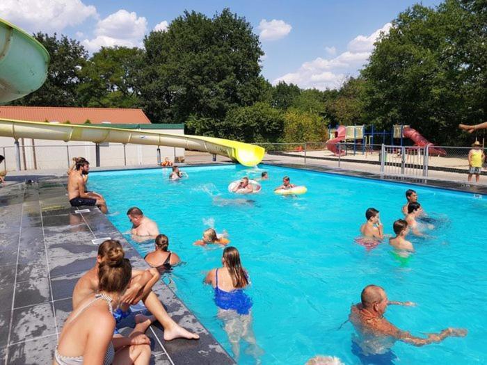 Mulder'S Vakantiehuis, Jaarplaats 108 Op Recreatiepark De Tien Heugten Schoonloo Exterior photo